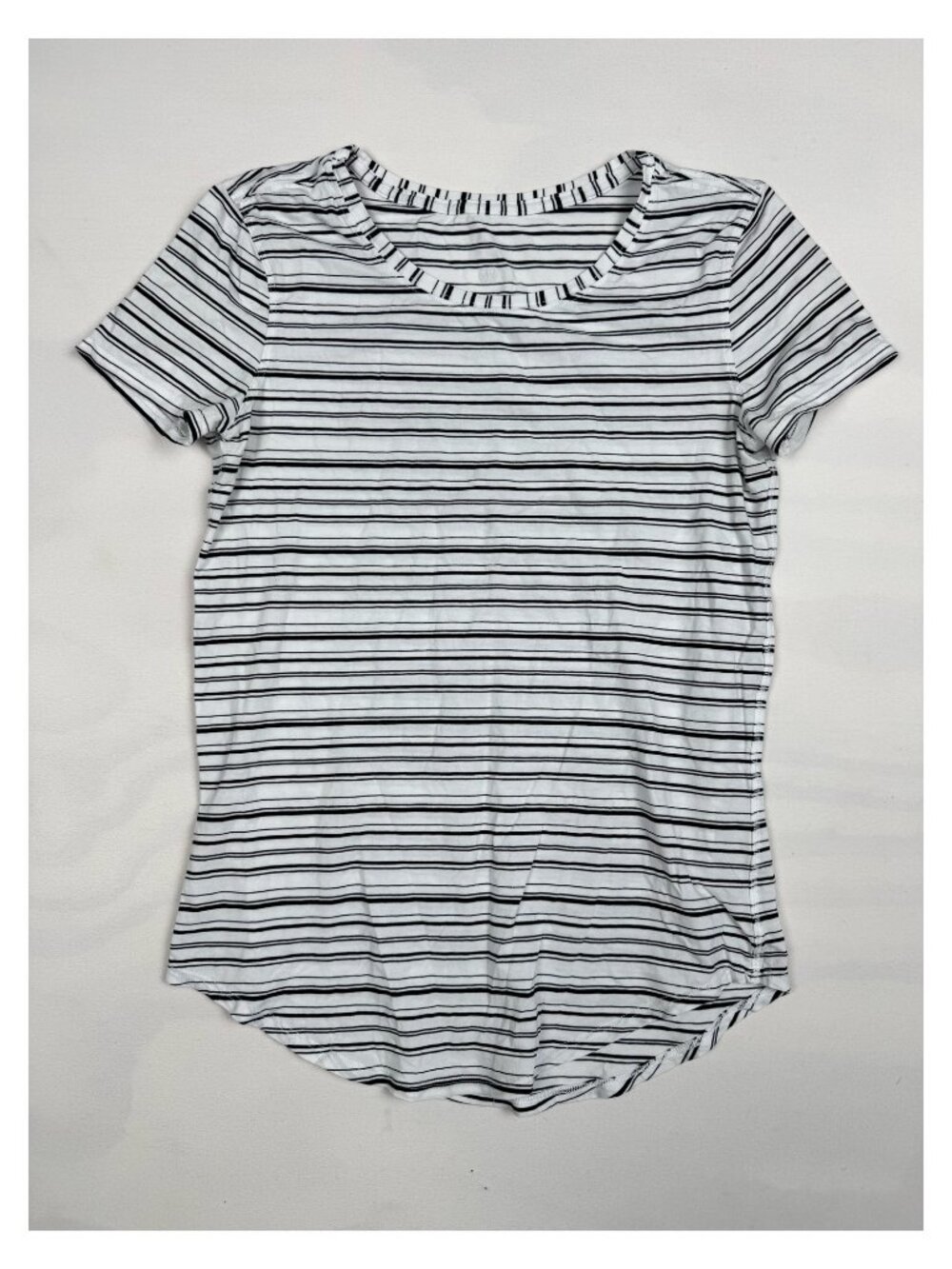 Lululemon Love Crew III Tee Cut Back Stripe White Black Short Sleeve Size 6
